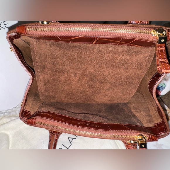 Teddy Blake Vera Croco
Crafted in Italy - Picture 4 of 10